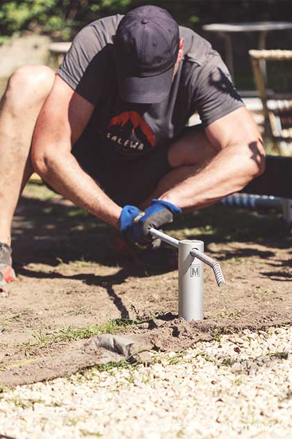 Gartenhaus Schraubfundament eindrehen Bodendübel eindrehen